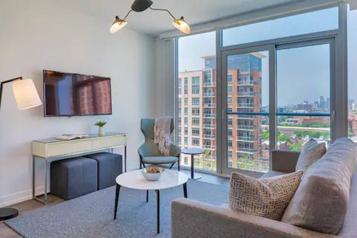 2 Bed 2 Bath DTLA Highrise Apartment gallery image 5