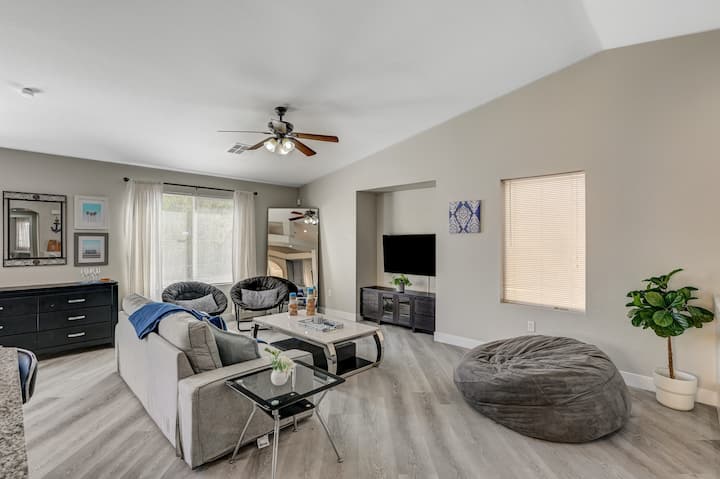 Stunning 3 Bd Home-game Room And Relaxing Space - Las Vegas, NV
