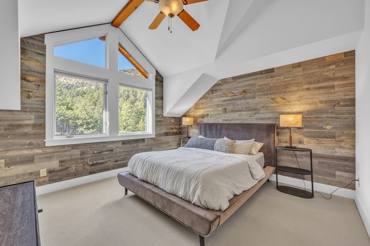 3-დან 1 საძინებელი მეორე სართულზე სმარტ-ტელევიზორით, კონდიციონერით და ლამაზი ხედებით