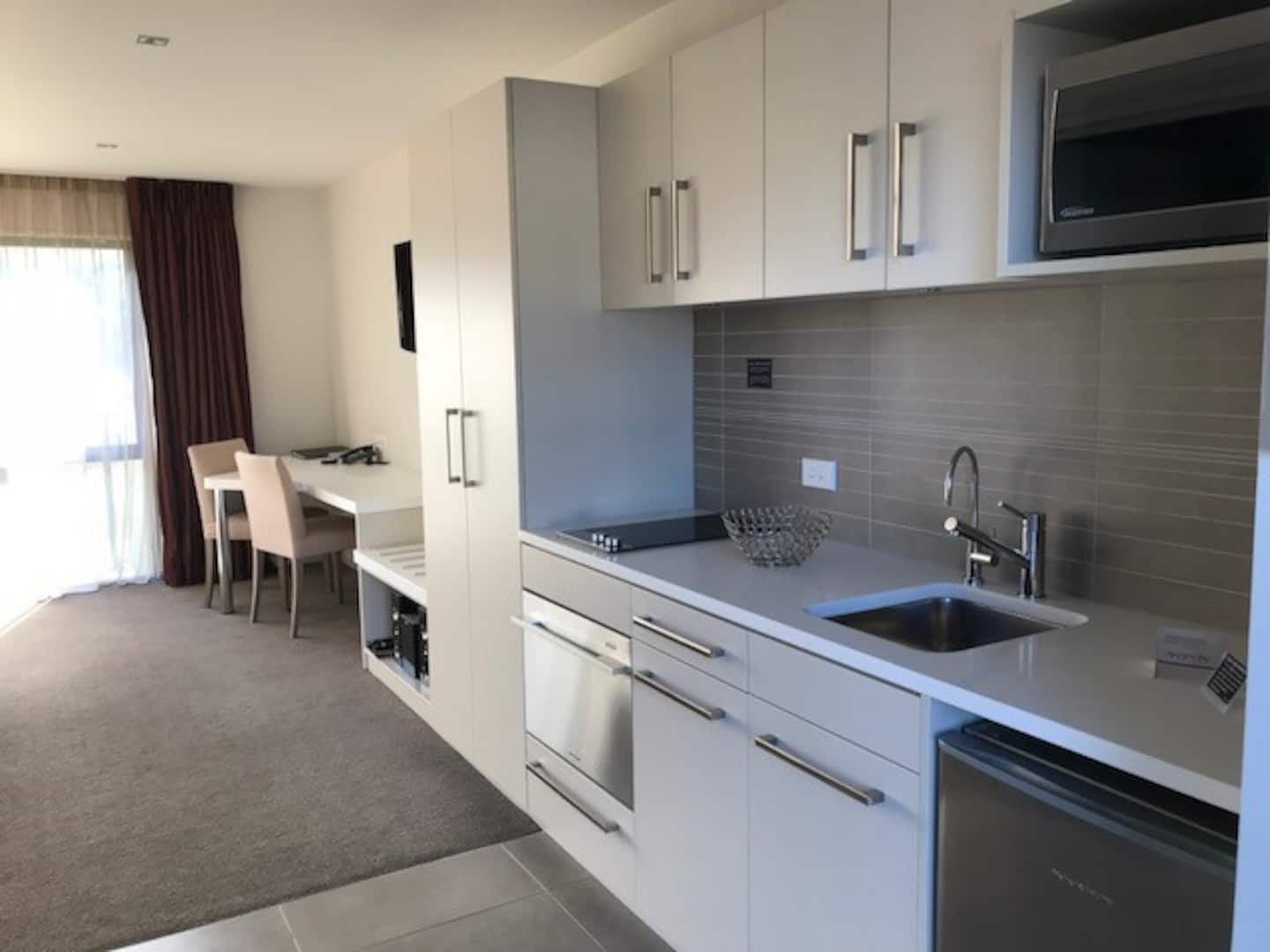 Deluxe Studio With Stunning Views 3