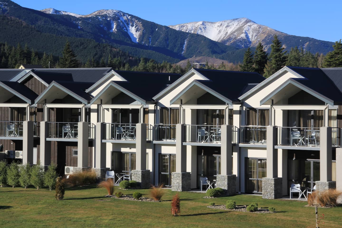 Deluxe Studio With Stunning Views 5