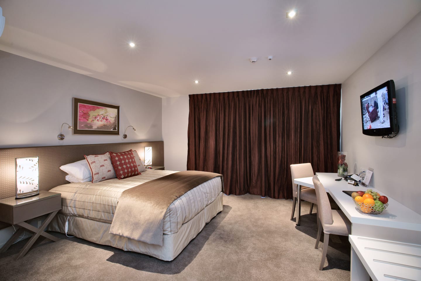 Deluxe Studio With Stunning Views 2