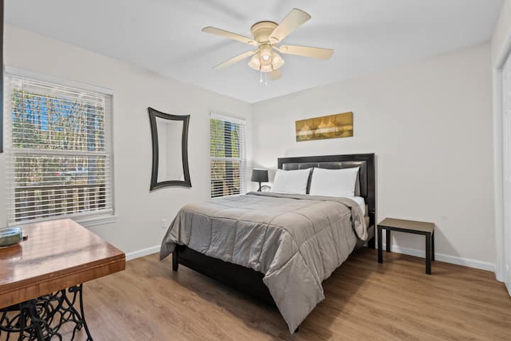 O quarto #2 inclui uma cama queen size.