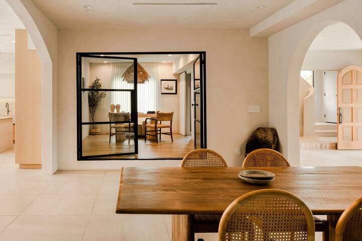 West Hollywood Designer Oasis gallery image 4