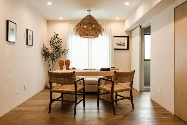 West Hollywood Designer Oasis gallery image 5