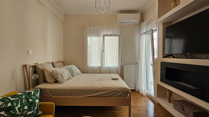 Modern Thissio Studio  • Near Acropolis • Quiet - Athens