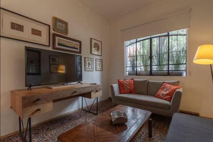 Cozy 3BR home in Condesa gallery image 3