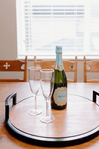 Kits Beach Escape – Cosy Home w/ Free Parking gallery image 5