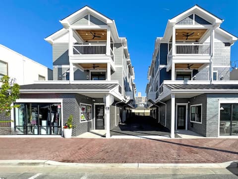 5 BR Townhome, Parking, Elevator