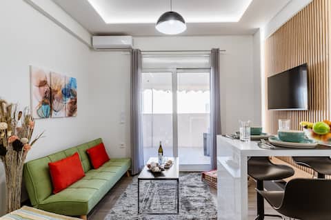 Top performing Airbnb: Bright Apartment - Athens City Center with Terrace in ΕΜΠΟΡΙΚΟ ΚΕΝΤΡΟ