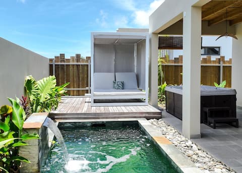 Villa with Pool & Private Jacuzzi, in Ste Suzanne.