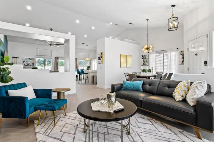 Stunning 5bd W/ Billiard Room, Pool & More! - North Las Vegas, NV