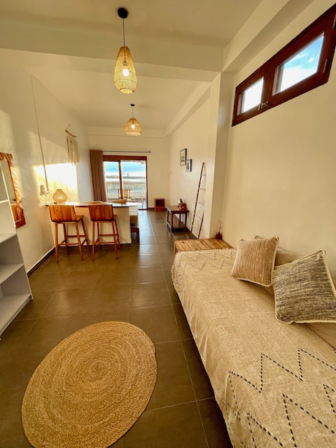 Lucky Lakey Room N5 -Ocean/Peak View Family Room