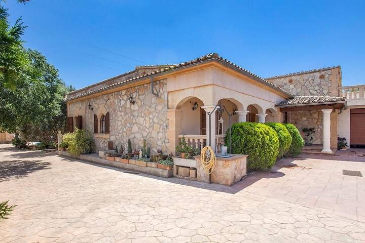 Cas Padrins, villa con piscina privada en Mallorca gallery image 5