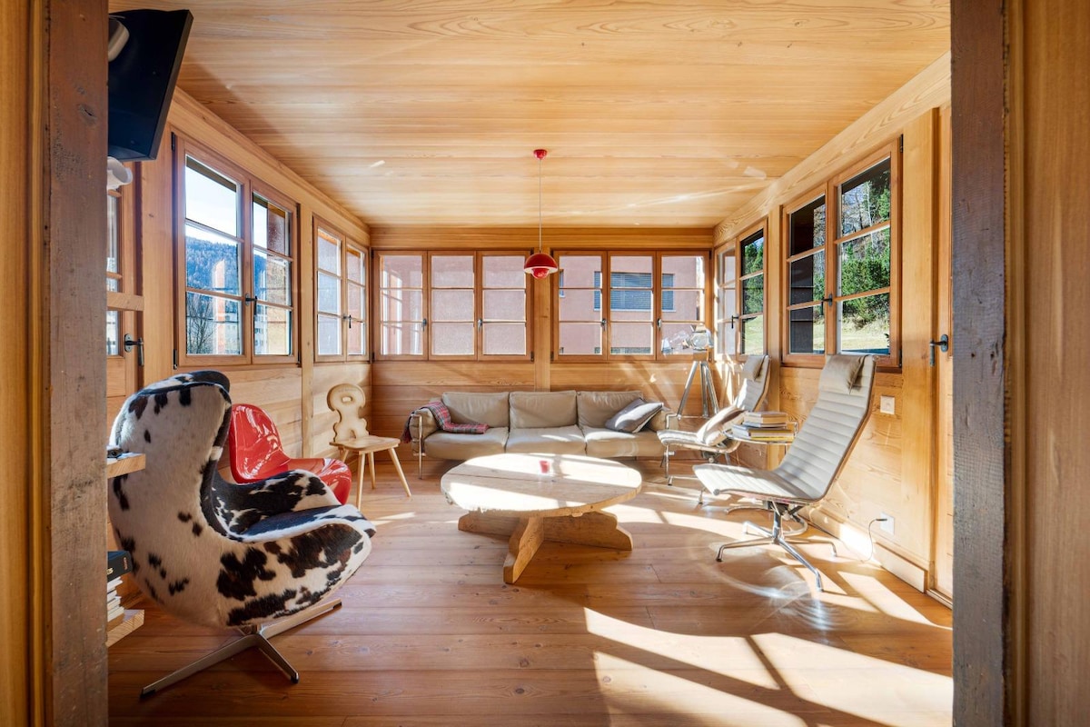 Top Airbnb: (St.Moritz) Chalet 3bedr+parking 1 min to ski lift in Sankt Moritz