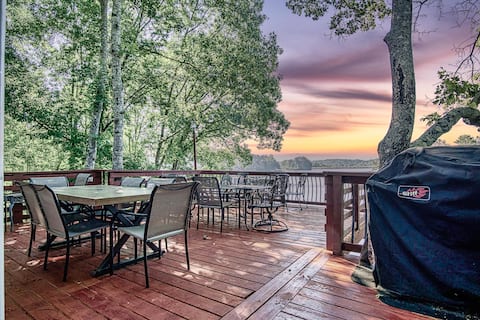 Views, Huge Gameroom, Sleep 16