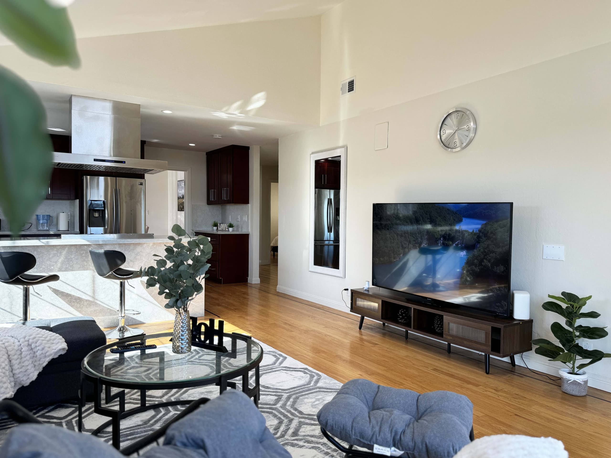 Guesthouse in South San Francisco · ★4.52 · 3 bedrooms · 3 private baths - Image 11