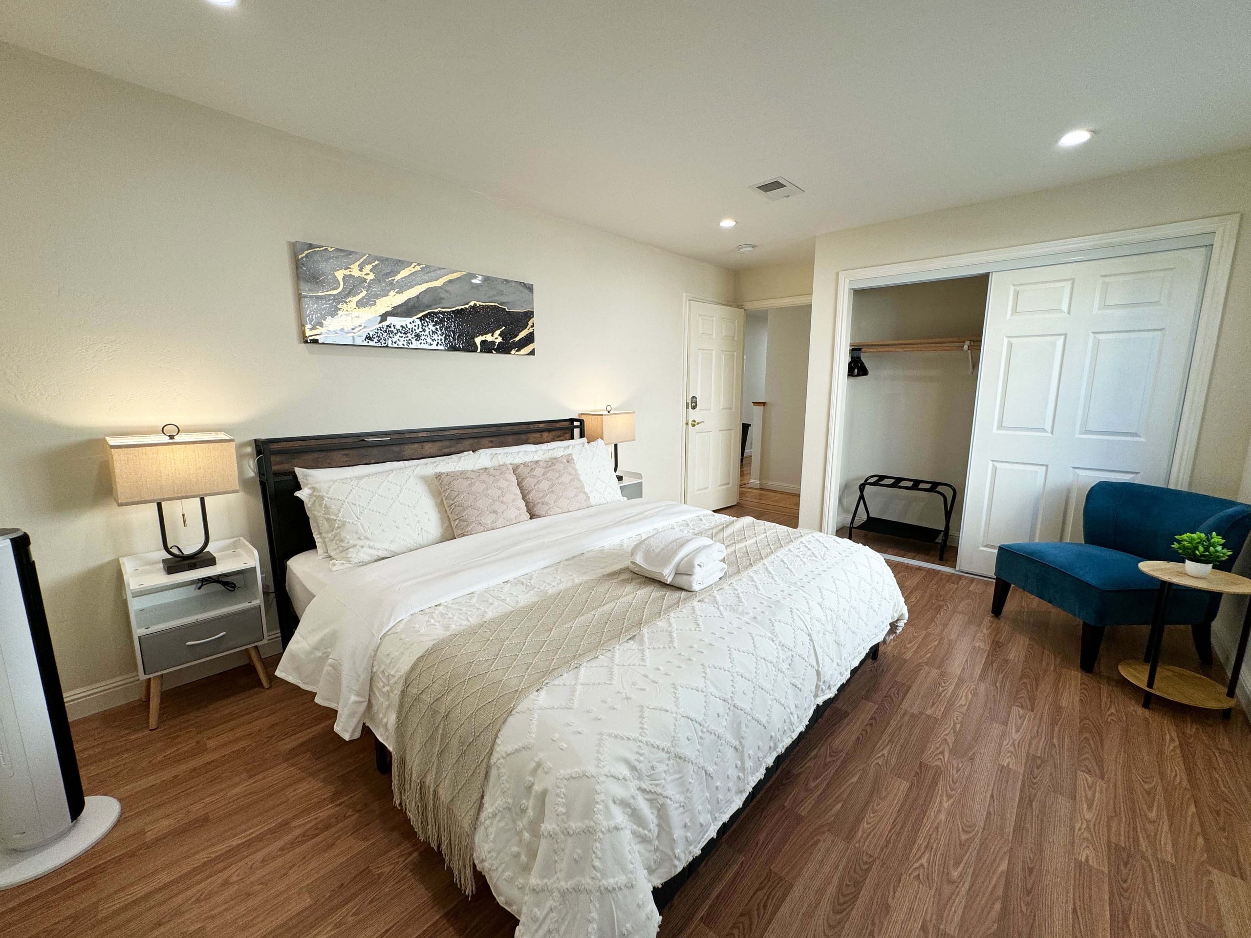 Guesthouse in South San Francisco · ★4.52 · 3 bedrooms · 3 private baths - Image 32