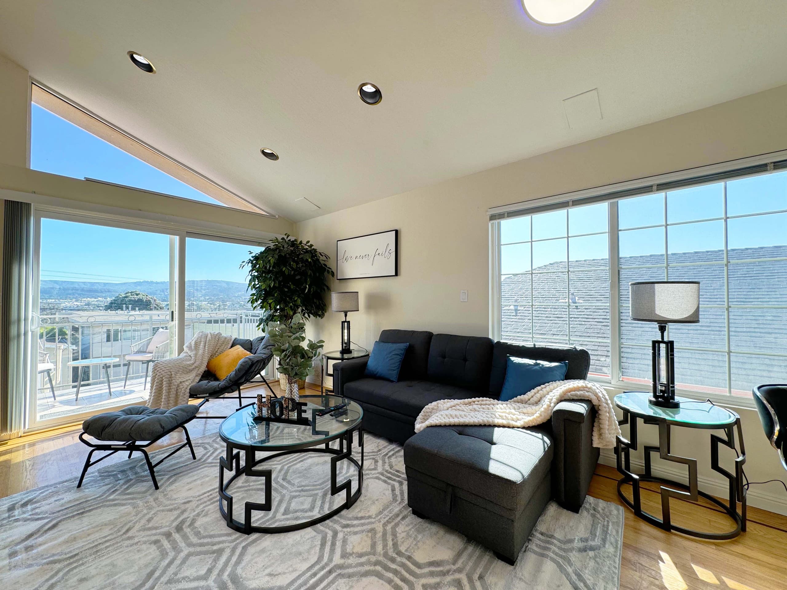 Guesthouse in South San Francisco · ★4.52 · 3 bedrooms · 3 private baths - Image 7