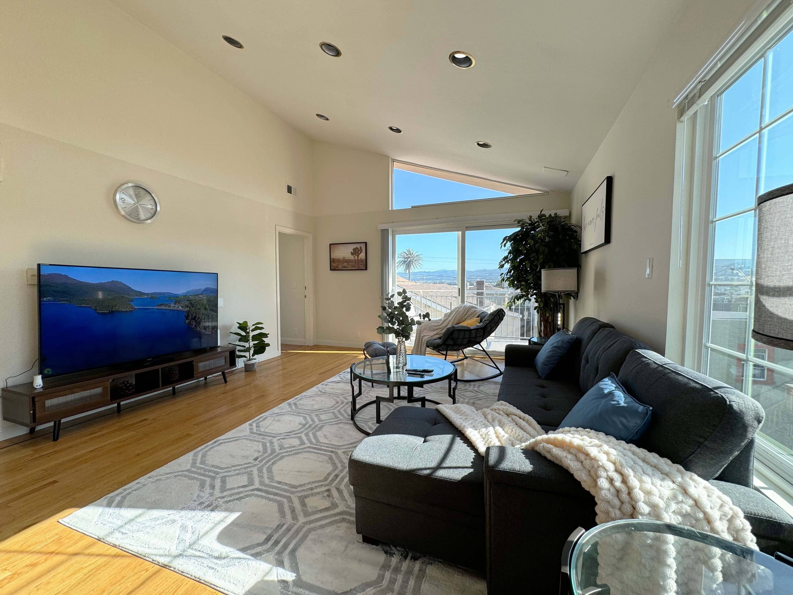 Guesthouse in South San Francisco · ★4.52 · 3 bedrooms · 3 private baths - Image 12