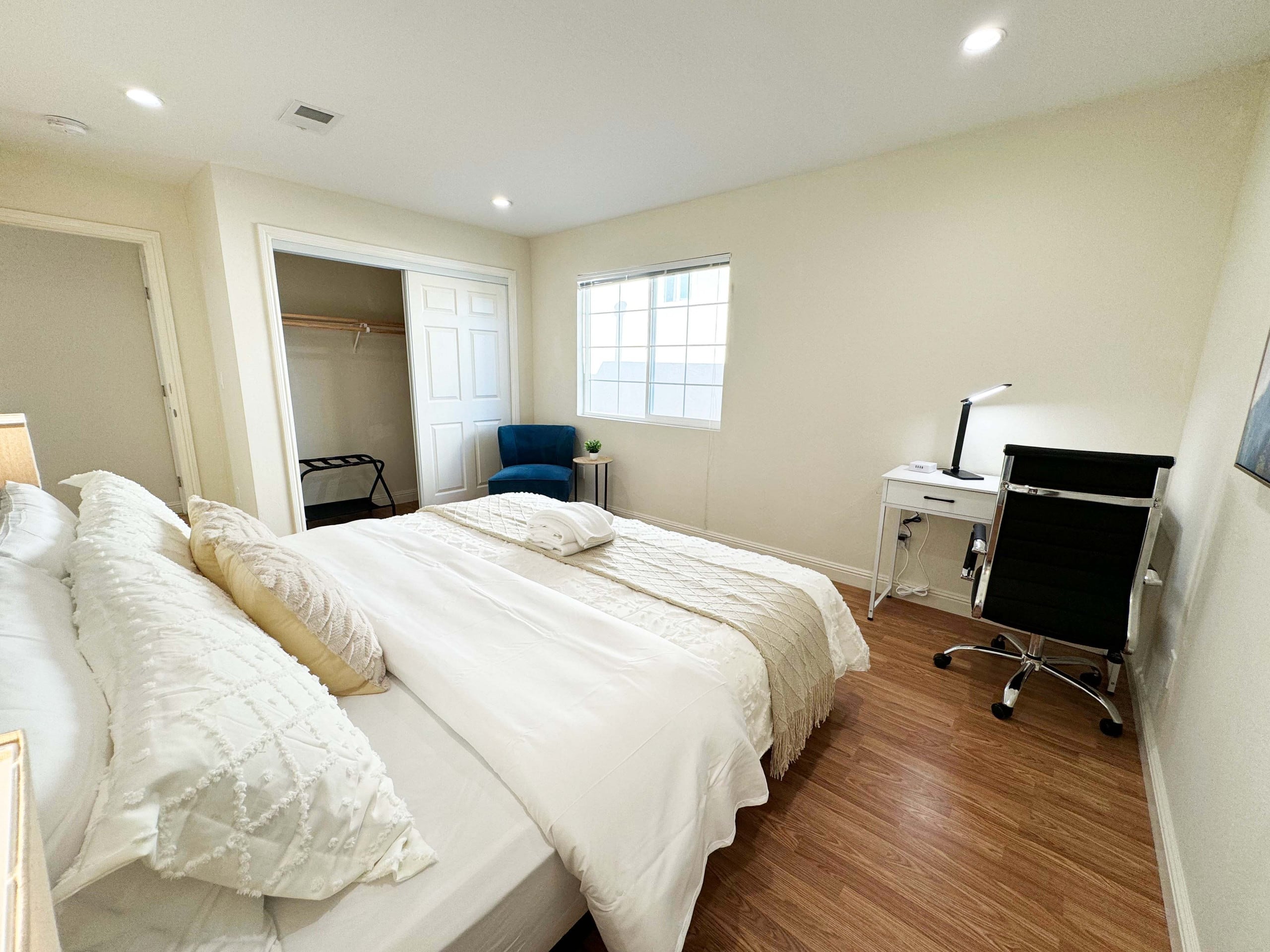 Guesthouse in South San Francisco · ★4.52 · 3 bedrooms · 3 private baths - Image 30