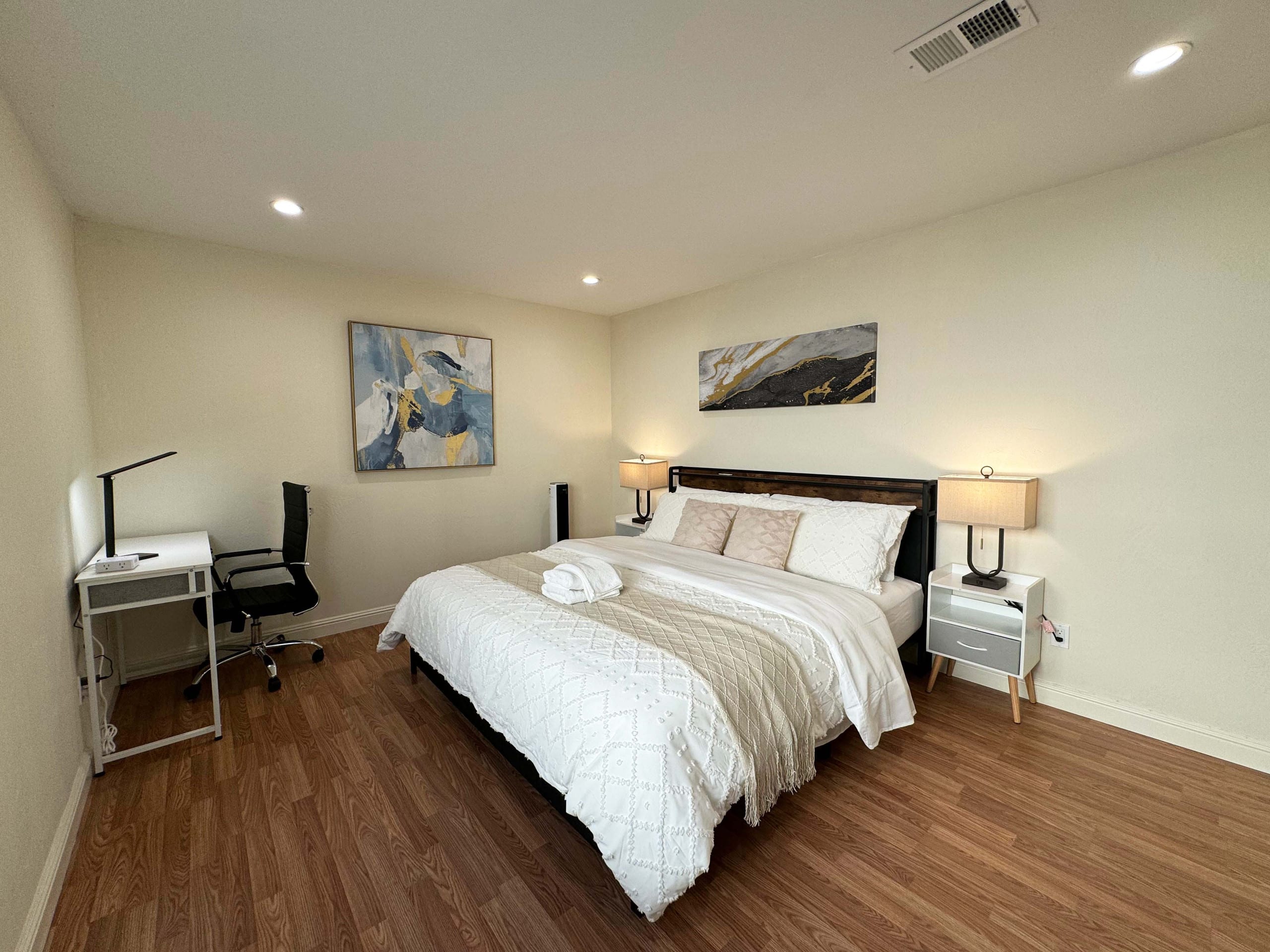 Guesthouse in South San Francisco · ★4.52 · 3 bedrooms · 3 private baths - Image 31