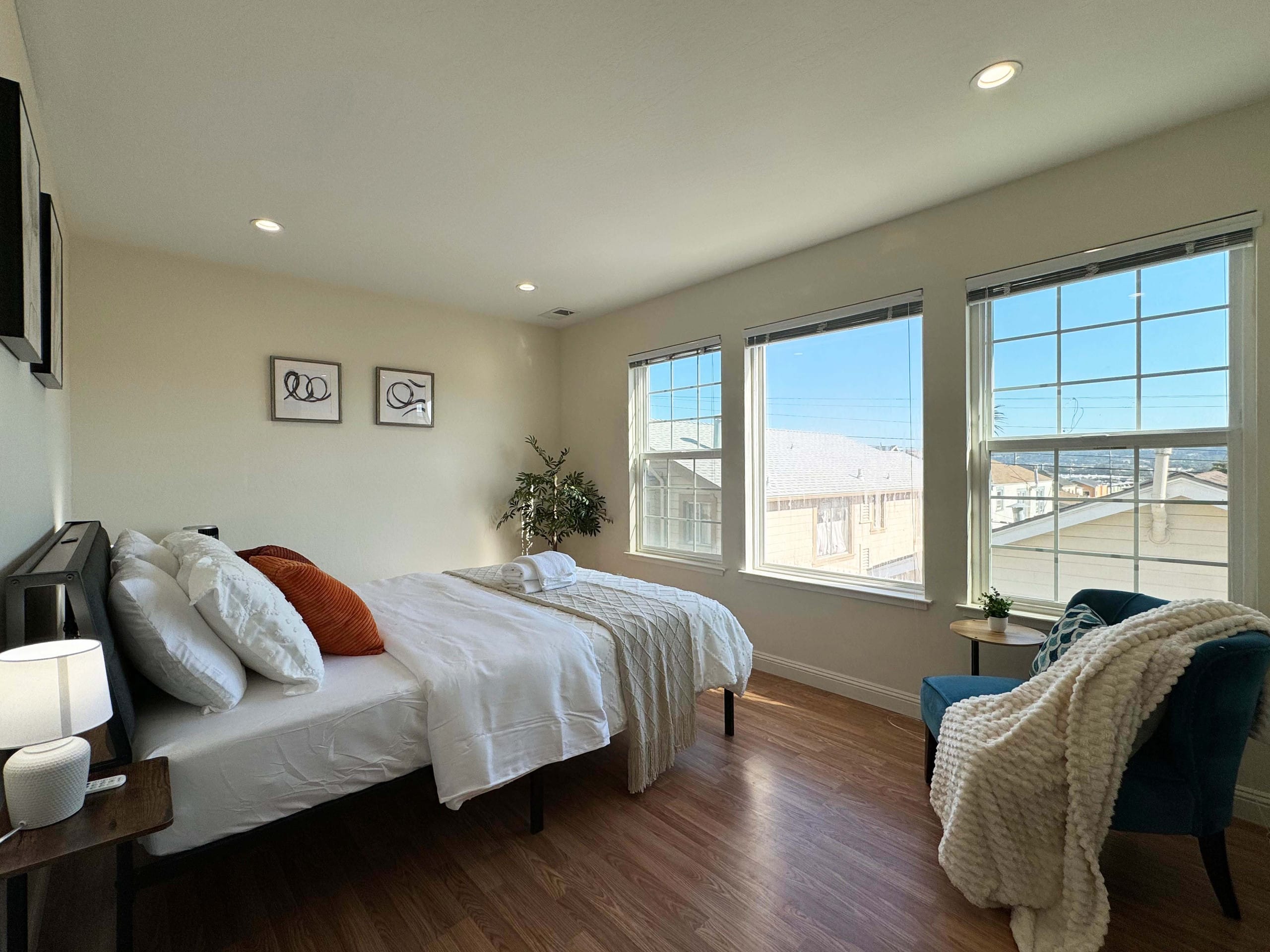 Guesthouse in South San Francisco · ★4.52 · 3 bedrooms · 3 private baths - Image 3