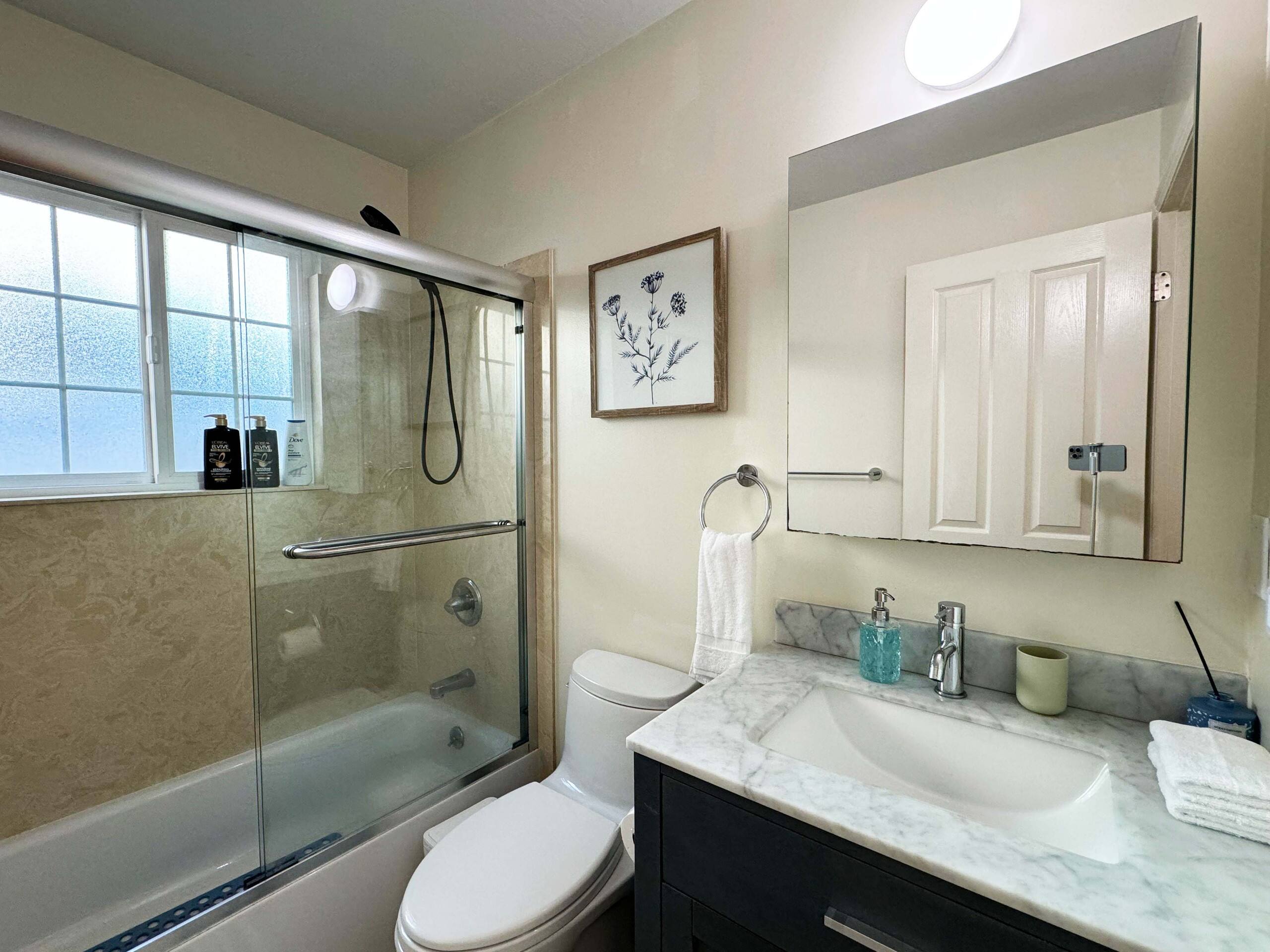 Guesthouse in South San Francisco · ★4.52 · 3 bedrooms · 3 private baths - Image 46