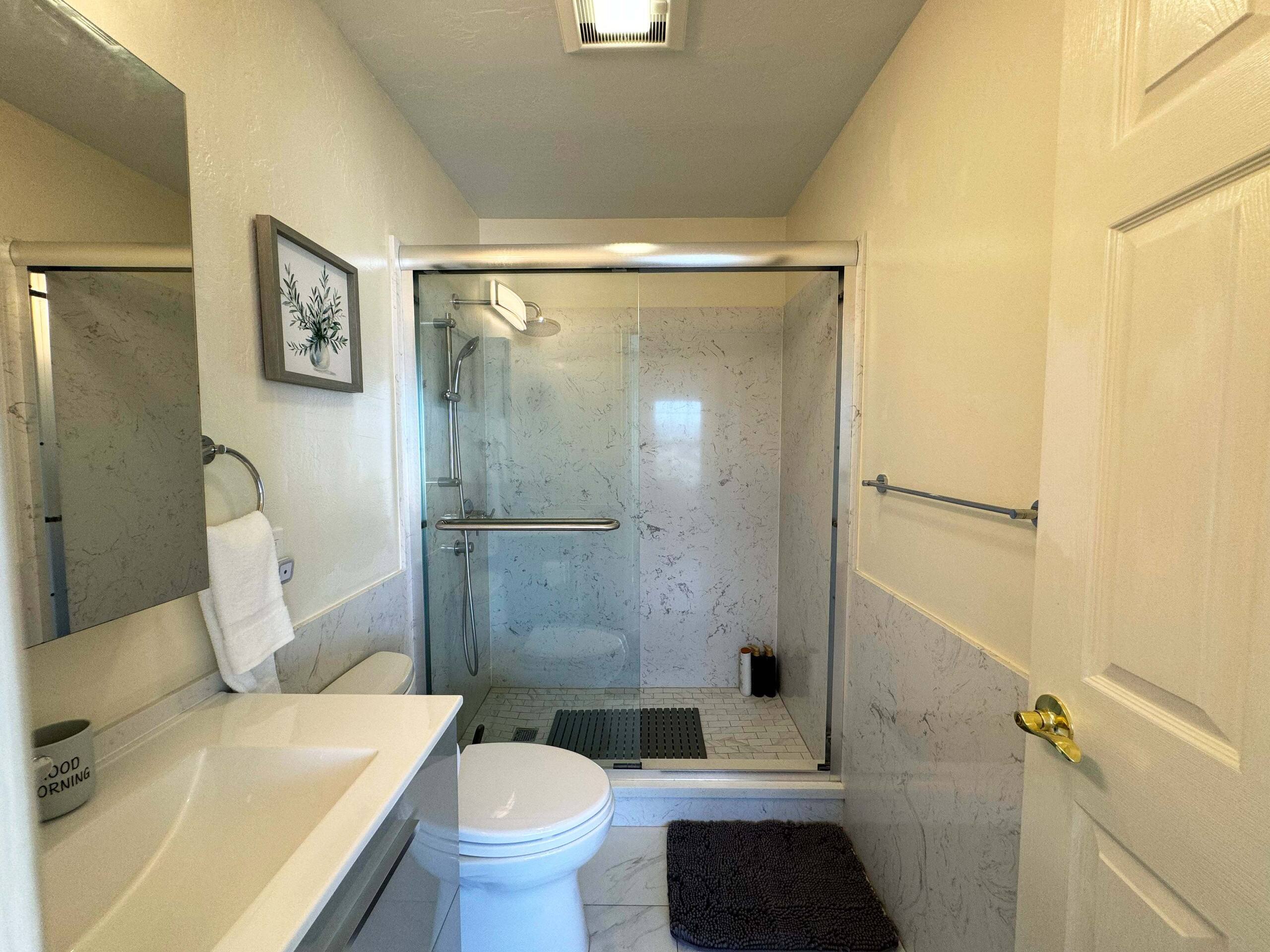Guesthouse in South San Francisco · ★4.52 · 3 bedrooms · 3 private baths - Image 27