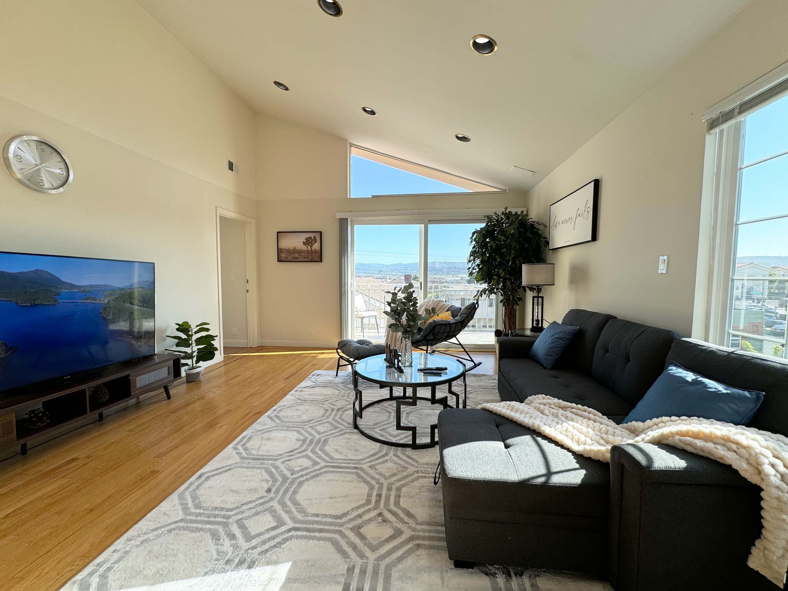 Guesthouse in South San Francisco · ★4.52 · 3 bedrooms · 3 private baths - Image 15