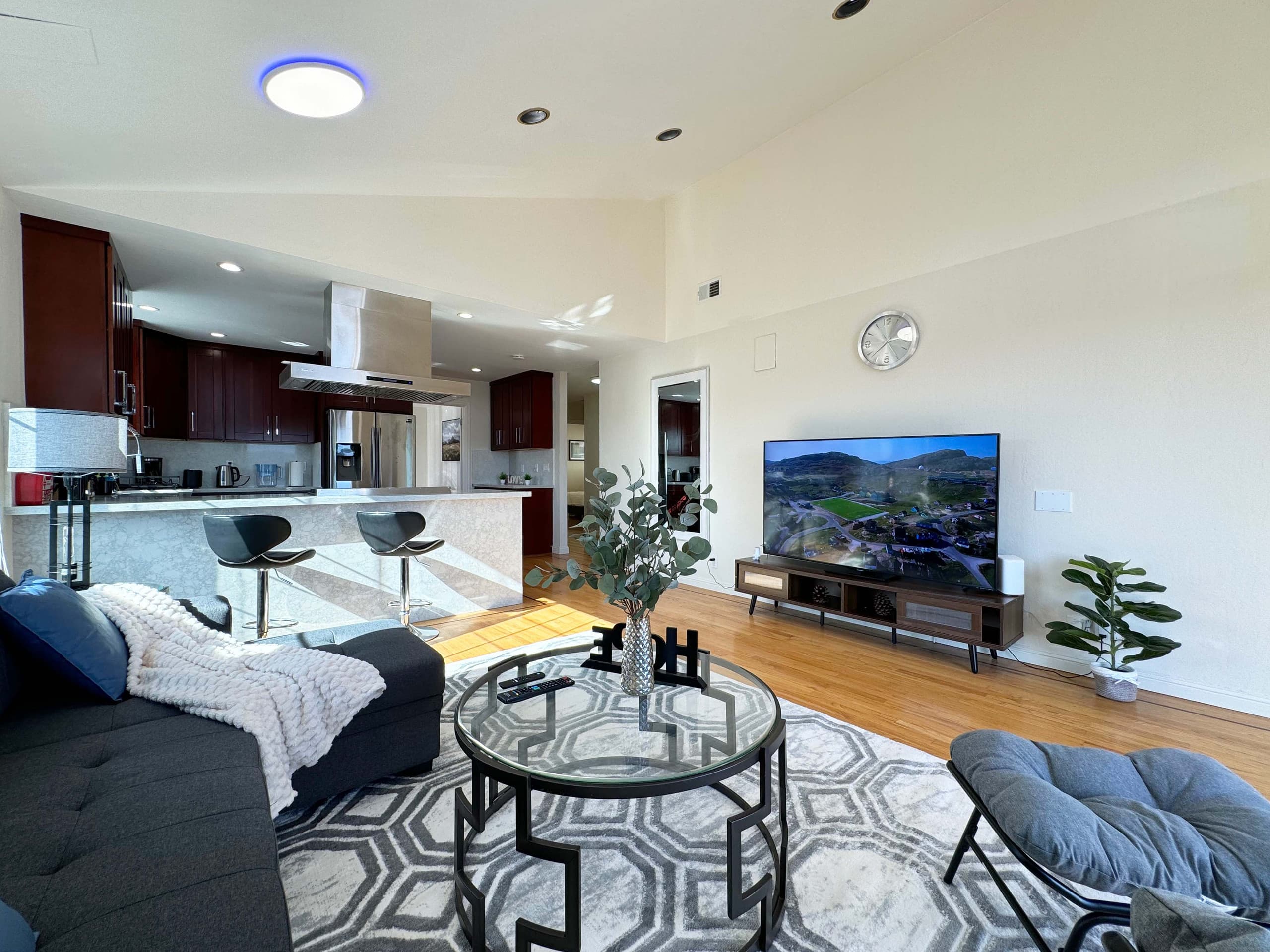 Guesthouse in South San Francisco · ★4.52 · 3 bedrooms · 3 private baths - Image 18