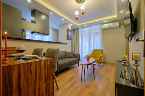 Top Airbnb: 2+1 Modern Apartment | 5 min to Metrobus | TUYAP 4 Stops in Beylikdüzü