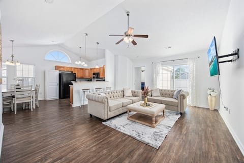 Private 3BR House Fenced Yard