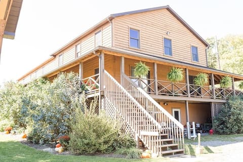 Raven Creek Lodge + Conestoga Room