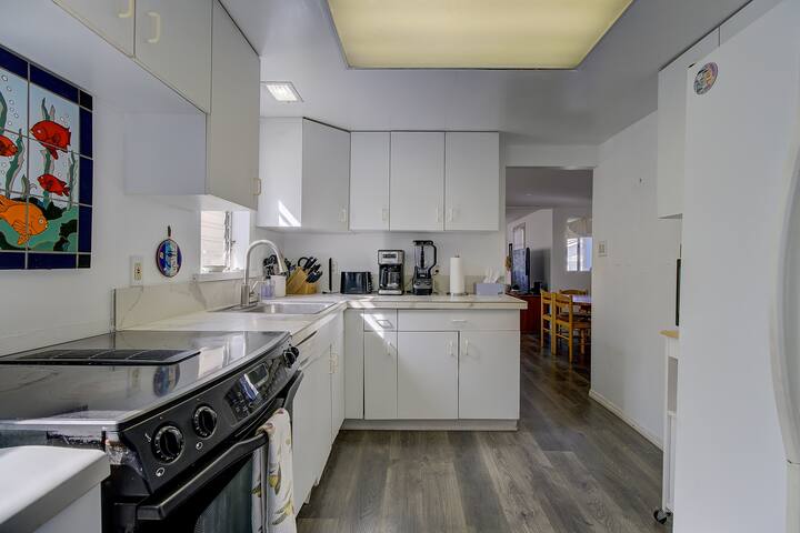 Stay on the best street in town! gallery image 4