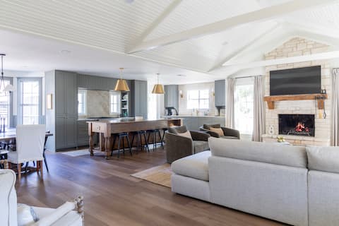 Winter at Ash Farm | Hot Tub + Pool + Sleeps 12