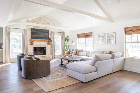 Autumn at Ash Farm | Hot Tub + Pool + Sleeps 12