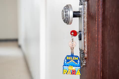 Top Airbnb: Peace of mind in the downtown area: 500 Mbps Wi-Fi + air conditioning + garage in Pará
