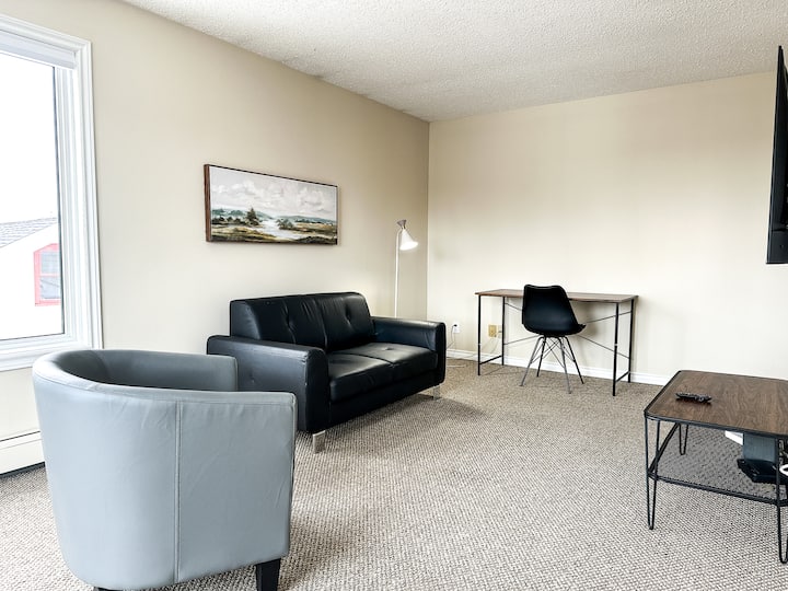 Hillcrest Flat - Thunder Bay