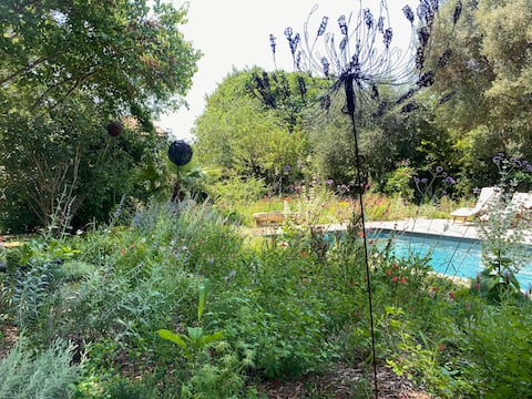 Top Airbnb: L’Ermitage. Rustic charm in the heart of Uzès in Uzès