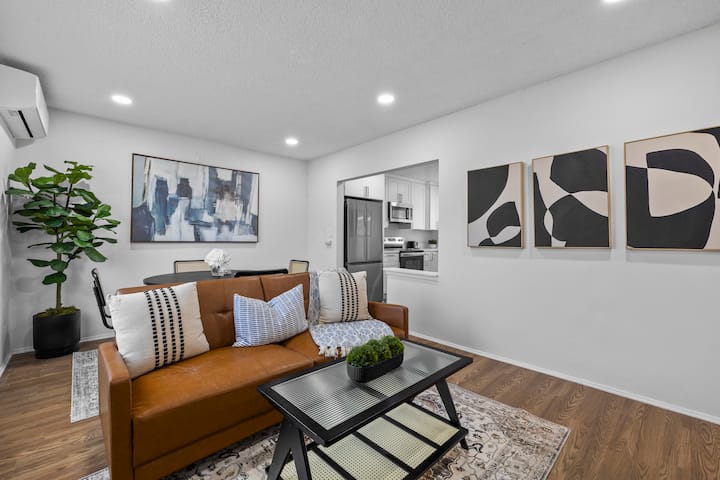 Newly Renovated Retreat – Family-friendly Comfort - 橘郡