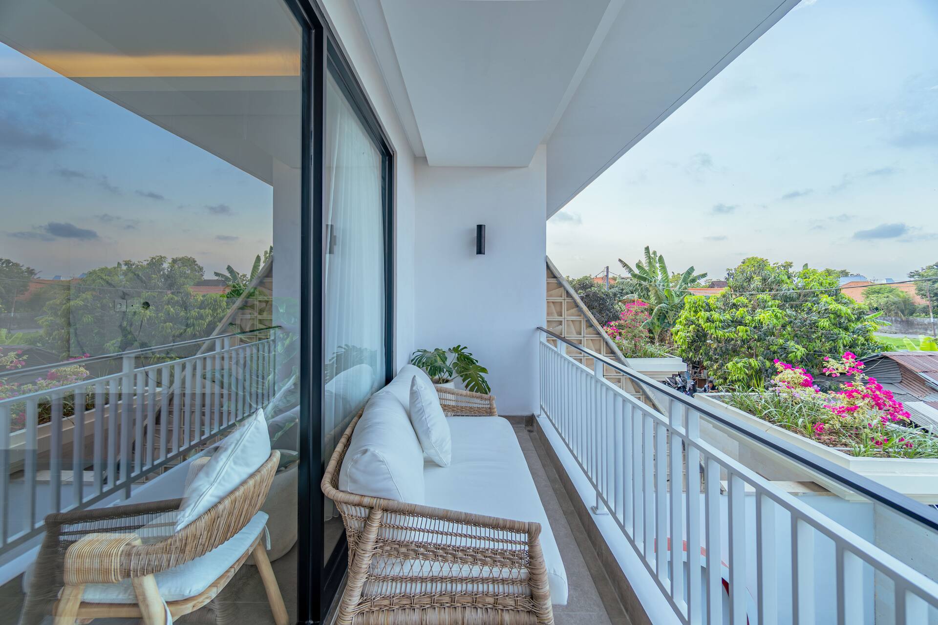 Affordable Poolside Hideaway 1 Bedroom Private Villa in Kerobokan 3