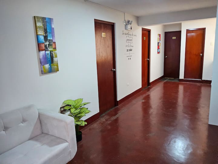 Departamento Amplio Y Confortable En Los Olivos - Lima
