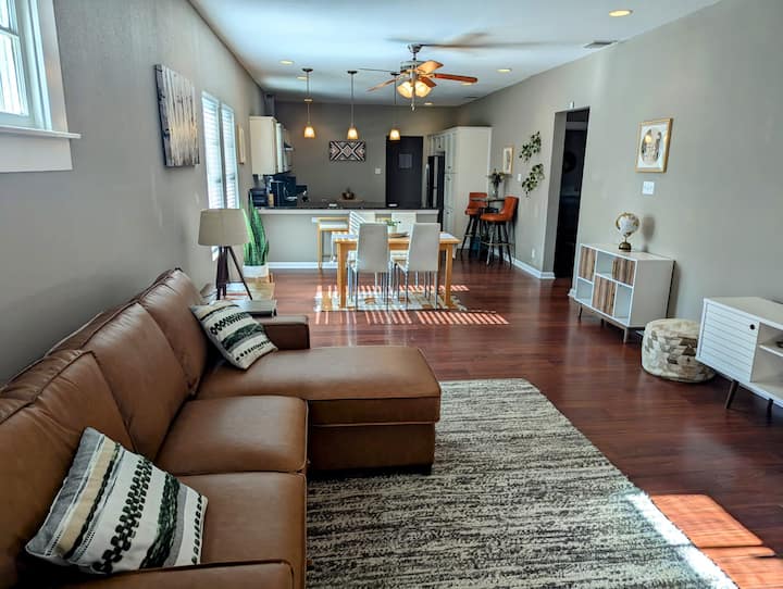 Casa Eastside! - San Antonio, TX