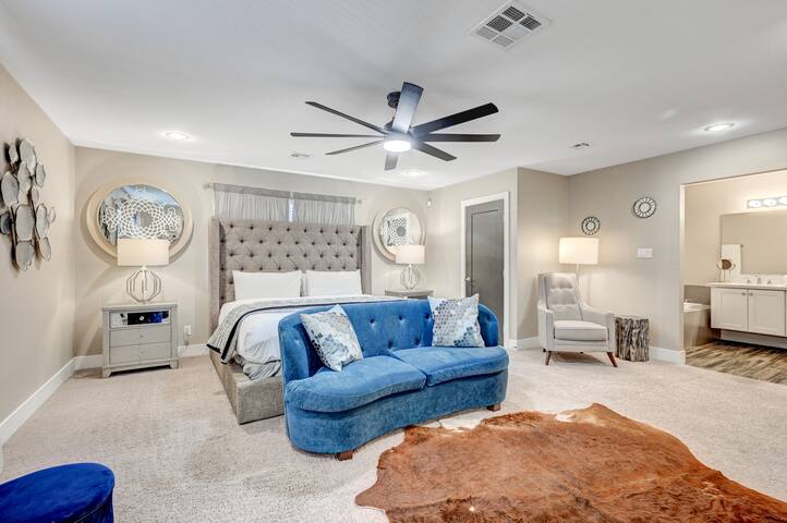 Close to Strip | Heated Pool | Game Room | Golf gallery image 5