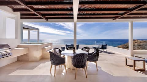 Luxurious Penthouse, Steps from Cerritos Beach