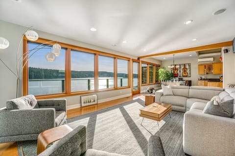 Seaside Serenity 2BR | Amazing Views | Rooftop Bar