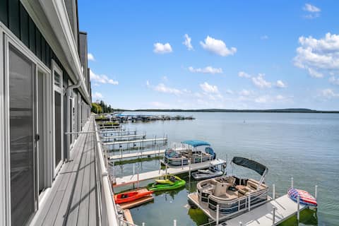 Boathouse Bliss on Crooked Lake