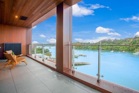 Catalina Bay Seascape with Bay Views and Carpark