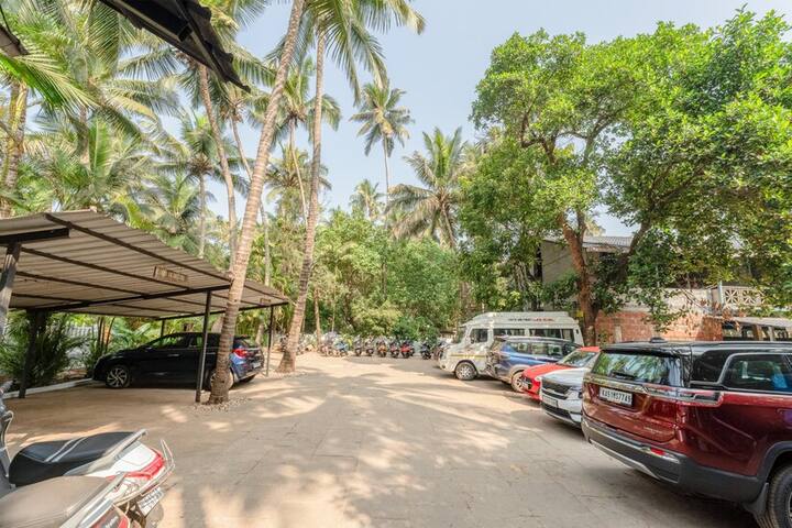 Guest Free Parking Area